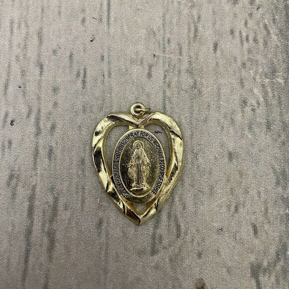 Blessed Virgin Mary Heart Shape Gold Tone Metal Necklace Pendant - Picture 1 of 3